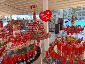 مهرجان الفراولة يجذب السياح في عيد الحب بالغردقة 61 - جريدة المساء