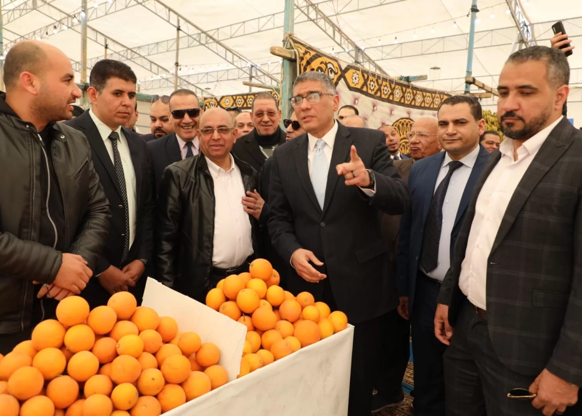 محافظ الجيزة يفتتح التشغيل التجريبي لـ ٣ معارض "أهلًا رمضان" بمدن أكتوبر 17 - جريدة المساء