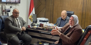 وكيل وزارة التربية والتعليم بقنا يترأس اجتماعًا لمناقشة دمج التكنولوجيا في التعليم 1 - جريدة المساء