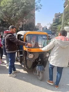 محافظ الجيزة يتابع حملات تمشيط الشوارع ورفع الإشغالات بالأحياء والمراكز - صور 29 - جريدة المساء