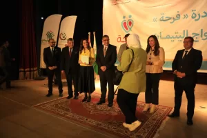 بالتعاون مع "صناع الخير" | محافظ الجيزة يسلم منحا مالية لــ ٦٦ فتاة من اليتيمات المقبلات علي الزواج 27 - جريدة المساء