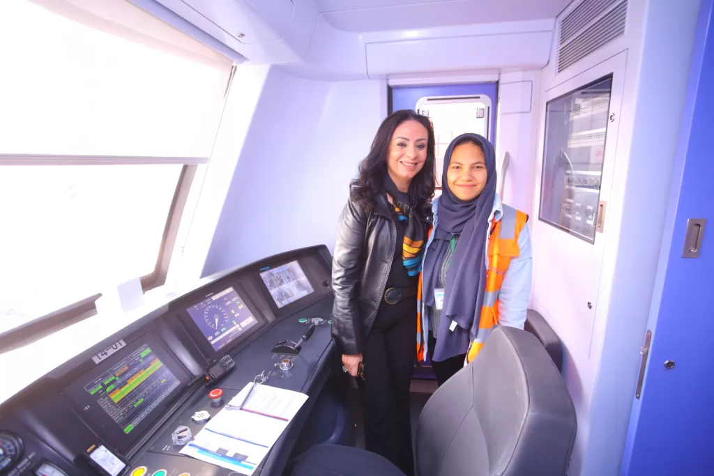 وزيرة التضامن تستقل القطار الكهربائي لمقر الوزارة في العاصمة الإدارية الجديدة 32 - جريدة المساء وزيرة التضامن تستقل القطار الكهربائي لمقر الوزارة في العاصمة الإدارية الجديدة 31 - جريدة المساء