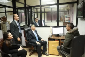 محافظ الجيزة يتفقد مركز معلومات شبكات المرافق للوقوف علي آليات العمل وتحقيق أقصى استفادة 15 - جريدة المساء