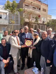 نقيب أطباء قنا يكرم شيخ الإذاعيين فهمي عمر 20 - جريدة المساء