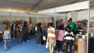 بالصور.. إقبال كبير على معارض أهلا رمضان بالجيزة 34 - جريدة المساء