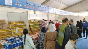 بالصور.. إقبال كبير على معارض أهلا رمضان بالجيزة 36 - جريدة المساء