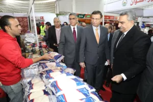 وزير الزراعة ومحافظ الجيزة يفتتحان معرضين لمستلزمات رمضان في نادى الزراعيين ومركز البحوث (مرفق الأسعار ) 29 - جريدة المساء