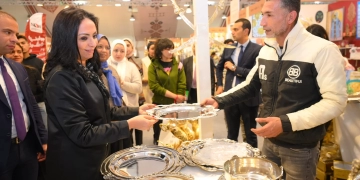وزيرة التضامن تتفقد معرض "ديارنا" وتدعو المواطنين لاقتناء الحرف التراثية 1 - جريدة المساء