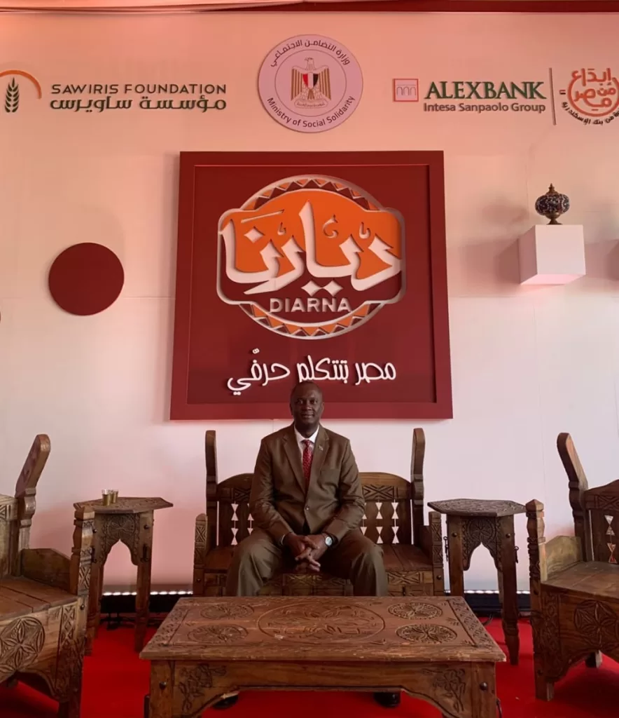 خلال جولته بـ "ديارنا".. سفير الكونغو الديمقراطية يشيد بالتراث المصرى والمشغولات اليدوية 19 - جريدة المساء