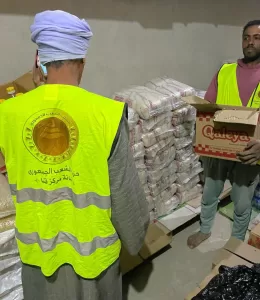 "الشعب الجمهوري" بمركز قنا يوزع 300 كرتونة مواد غذائية على الأسر الأولى بالرعاية ضمن مبادرة "مع الناس" 25 - جريدة المساء