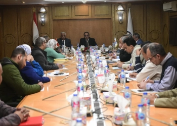 محافظ قنا يعقد اجتماعًا موسعًا لبحث تعظيم الموارد المالية وتحسين الخدمات المقدمة للمواطنين  29 - جريدة المساء