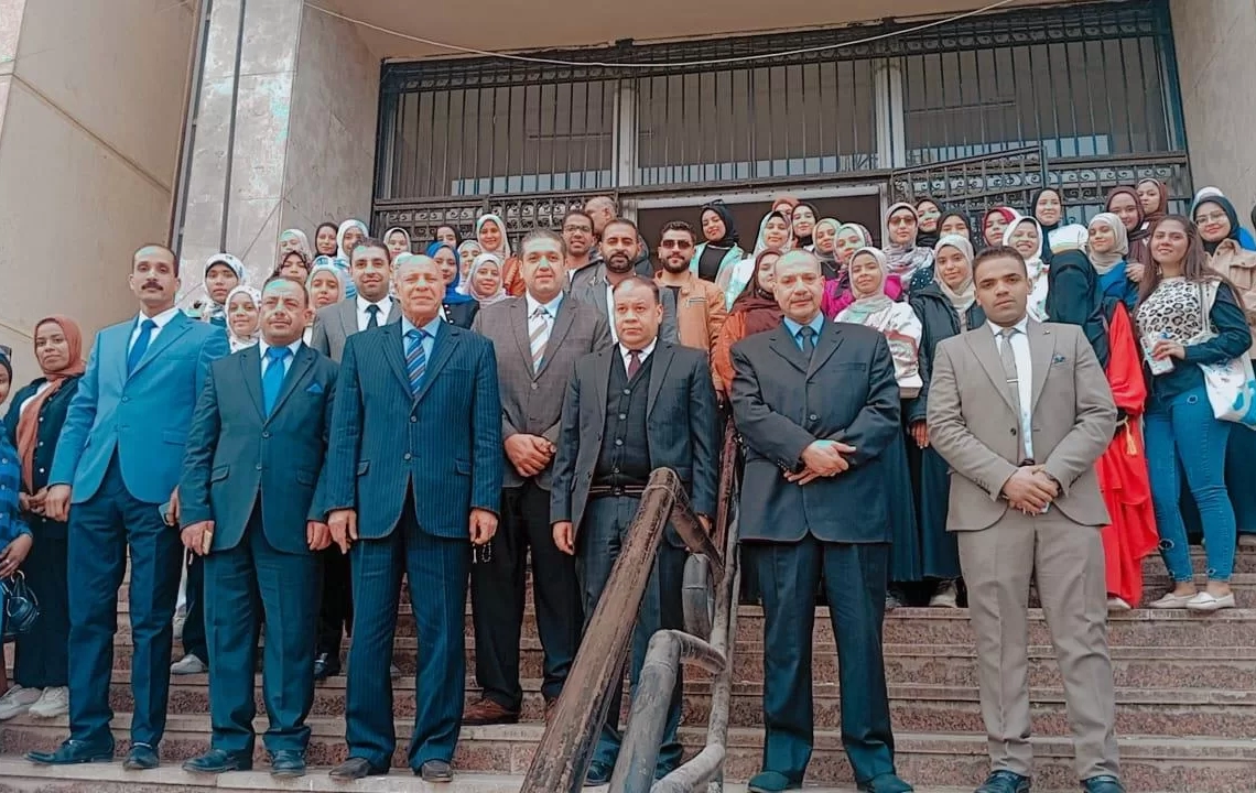 طلاب حقوق جنوب الوادي في زيارة ميدانية لمحكمة الجنايات بقنا 15 - جريدة المساء