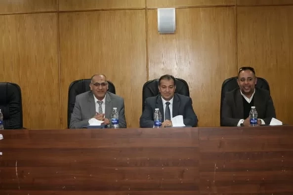رئيس جامعة جنوب الوادي يناقش تجهيز وحدة عناية متوسطة بمستشفى الطوارئ والإصابات الجامعي 19 - جريدة المساء