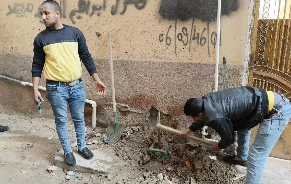 مياه الإسكندرية تواصل حملاتها لإزالة التعديات على شبكة مياه الشرب بنطاق فرع المندرة 18 - جريدة المساء