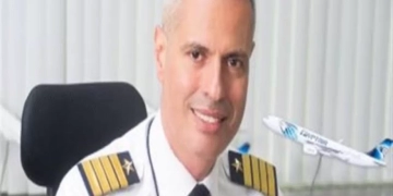 الطيار أحمد عادل رئيساً للشركة القابضة لمصر للطيران 1 - جريدة المساء