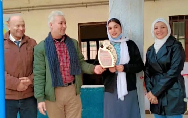 مدرسة الزهور تكرم سما أسامة لفوزها بالمركز الأول بمسابقات الإلقاء بالإسماعيلية 20 - جريدة المساء مدرسة الزهور تكرم سما أسامة لفوزها بالمركز الأول بمسابقات الإلقاء بالإسماعيلية 19 - جريدة المساء