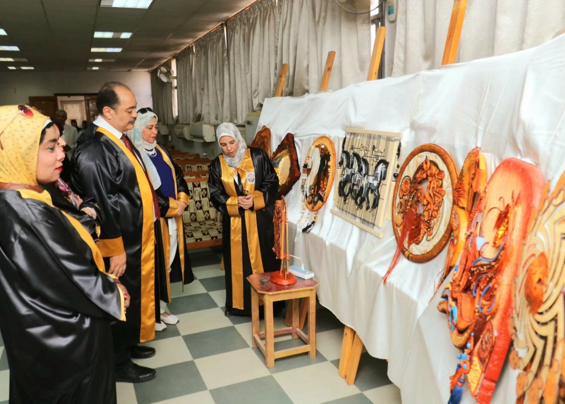 حصول الباحثة هالة حمادة على ماجستير بتقدير امتياز عن حركة الحصان في إثراء الأشغال الفنية 19 - جريدة المساء