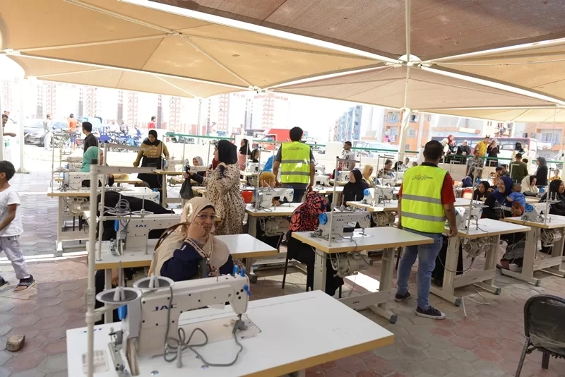 تسليم مشاريع تمكين اقتصادى للأسر الأولى بالرعاية فى جميع مراكز وقرى محافظة أسوان 17 - جريدة المساء