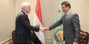 وزير الزراعة وسفير استراليا يبحثان تعزيز التعاون فى التبادل التجاري والثروة الحيوانية ونظم الري الحديث 2 - جريدة المساء وزير الزراعة وسفير استراليا يبحثان تعزيز التعاون فى التبادل التجاري والثروة الحيوانية ونظم الري الحديث 1 - جريدة المساء