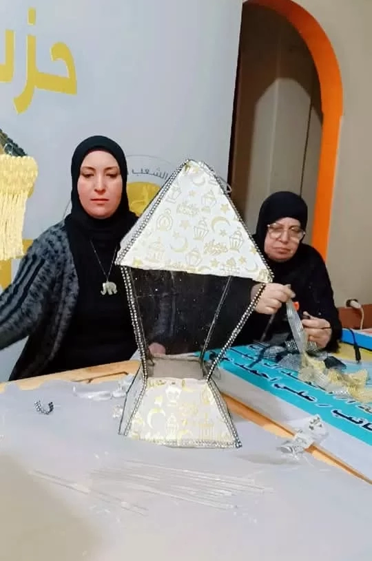 أمانه حزب الشعب الجمهورى ببندر دسوق أقامت فاعليه لشهر رمضان الكريم للتدريب على تصنيع فانوس رمضان 20 - جريدة المساء أمانه حزب الشعب الجمهورى ببندر دسوق أقامت فاعليه لشهر رمضان الكريم للتدريب على تصنيع فانوس رمضان 19 - جريدة المساء