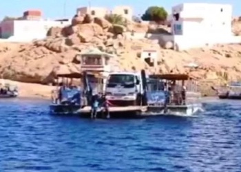 محافظ أسوان : تكليف إدارة المراسى بإعادة تخطيط وتوزيع إستخدام العبارات النيلية وانتظام تشغيلها 25 - جريدة المساء