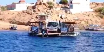 محافظ أسوان : تكليف إدارة المراسى بإعادة تخطيط وتوزيع إستخدام العبارات النيلية وانتظام تشغيلها 1 - جريدة المساء