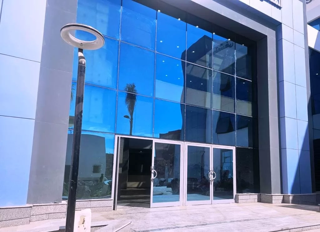 محافظ أسوان يوجه بسرعة الإنتهاء من تجهيزات مستشفى السباعية لتشغيلها ضمن منظومة التأمين الصحى لخدمة أكثر من 100 ألف نسمة 17 - جريدة المساء