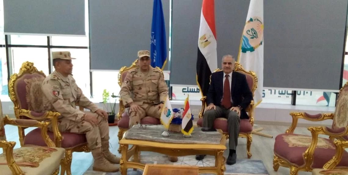 رئيس جامعة أسوان يستقبل مدير منطقة تجنيد قنا لتسليم شهادات الإعفاء من التجنيد لطلاب الجامعة من ذوي الهمم 19 - جريدة المساء
