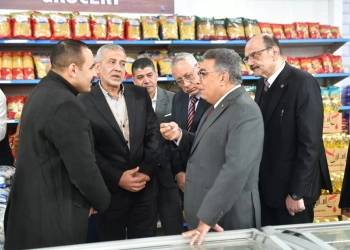 محافظ الدقهلية ومدير الأمن يفتتحان المنفذ "32 أمان" لبيع السلع المخفضة بالمنصورة 25 - جريدة المساء