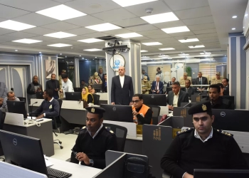 محافظ أسوان وقائد قوات الدفاع الشعبى يشهدان البيان العملى لإدارة الأزمة بالشبكة الوطنية الموحدة للطوارئ والسلامة العامة 21 - جريدة المساء