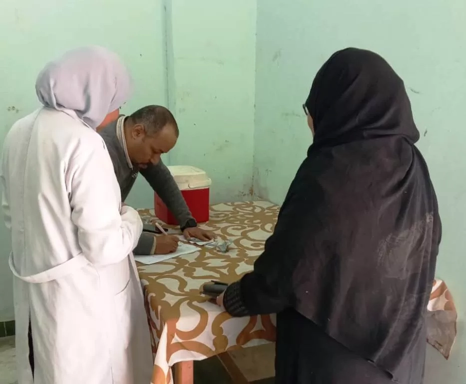 في إستجابة من محافظ أسوان .. إفتتاح مكتب تطعيمات الحجاج والمعتمرين بدراو 17 - جريدة المساء