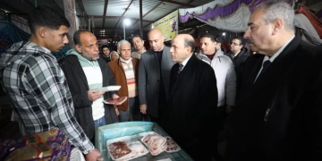 محافظ كفرالشيخ يتفقد معرض «أهلاً رمضان» بمطوبس 2 - جريدة المساء محافظ كفرالشيخ يتفقد معرض «أهلاً رمضان» بمطوبس 1 - جريدة المساء