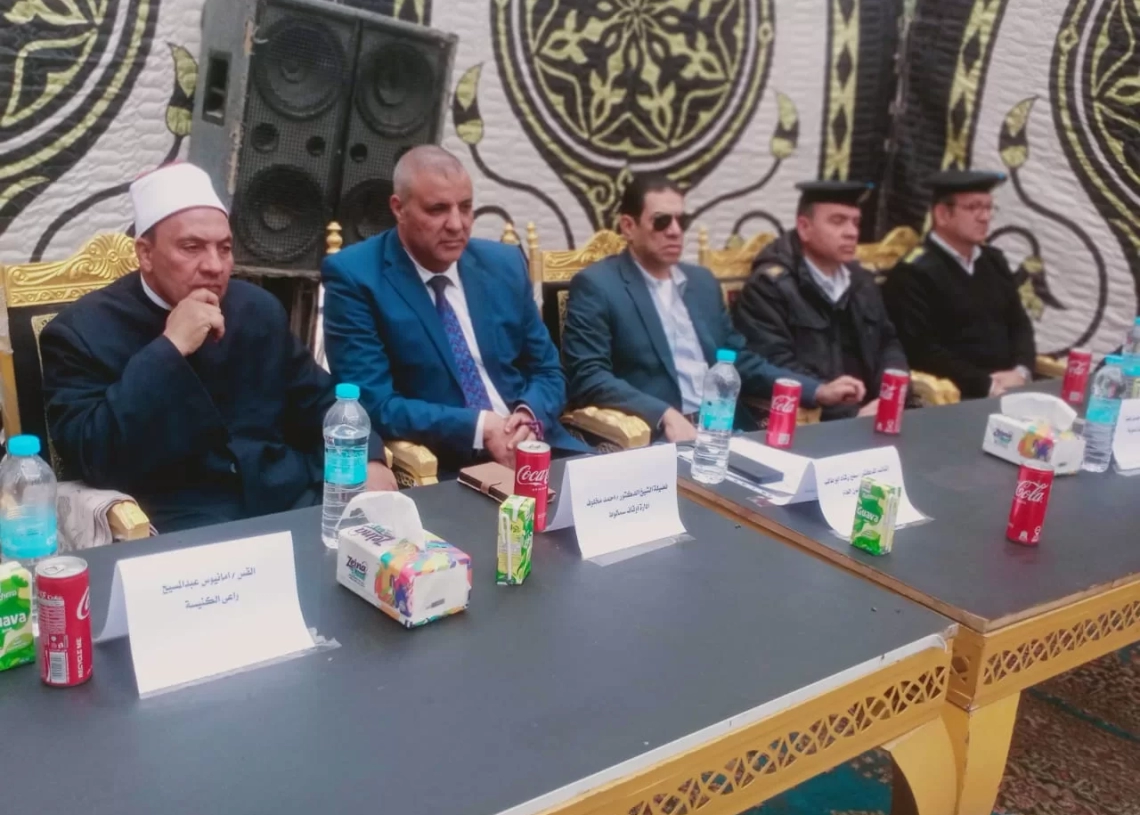 عائلة "عبد" تقدم الكفن لعائلة "عبيد" لإنهاء خصومة ثأرية في مركز سمالوط 19 - جريدة المساء عائلة "عبد" تقدم الكفن لعائلة "عبيد" لإنهاء خصومة ثأرية في مركز سمالوط 18 - جريدة المساء