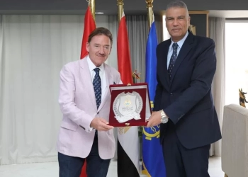 اللواء الدكتور إسماعيل كمال يلتقي سفير دولة سويسرا ويشيد بالجهود المبذولة لإستكمال المشروع السويسرى لدعم مياه الشرب بعدد من القرى والمناطق السكنية بأسوان 23 - جريدة المساء