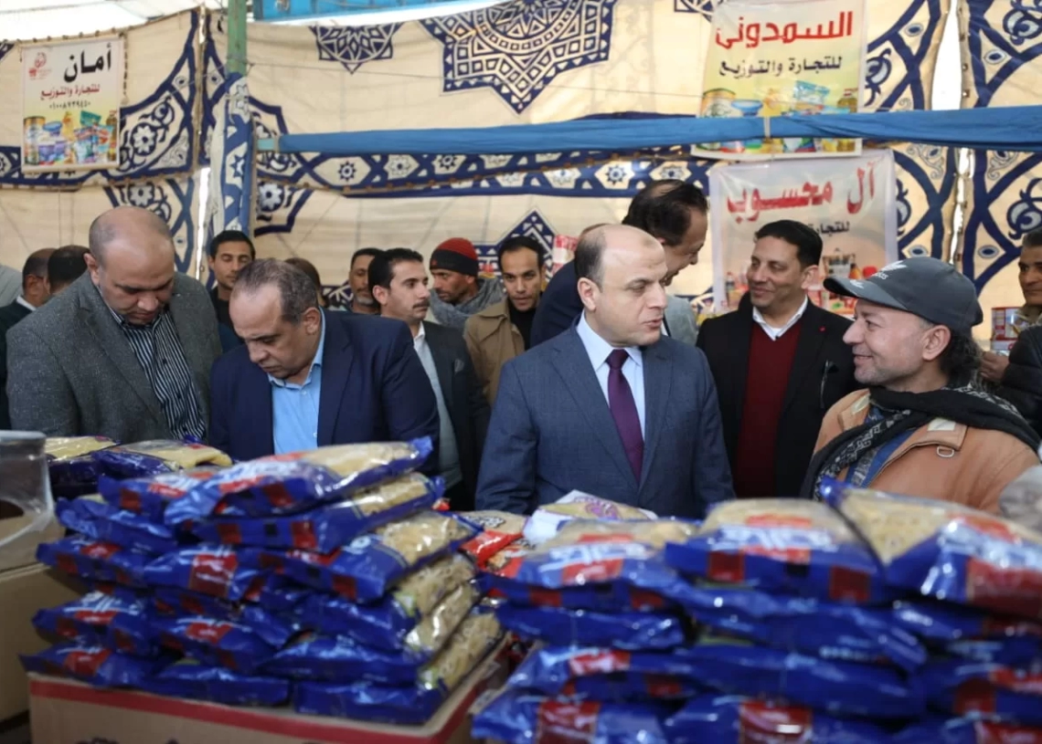 محافظ كفرالشيخ يتفقد معرض «أهلاً رمضان» بحديقة العائلات بفوه 19 - جريدة المساء