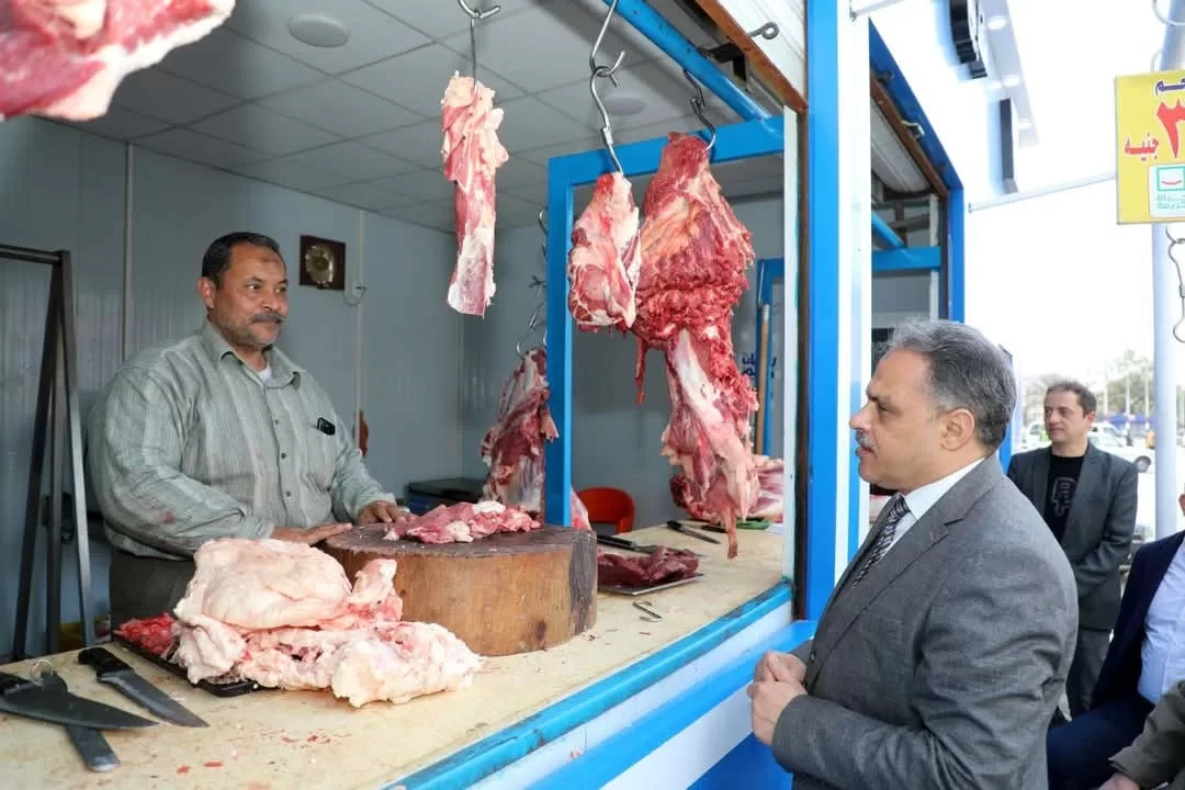 محافظ الشرقية يتفقد منفذ مؤسسة حياة كريمة لبيع اللحوم الطازجة 19 - جريدة المساء