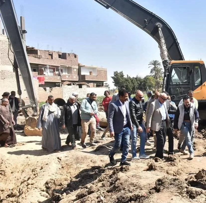 محافظ الأقصر يُحيل ملف أزمة انقطاع مياه الشرب لجهات التحقيق ومحاسبة المقصرين..ويقدم اعتذارا للمواطنين 15 - جريدة المساء