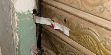 تسبب إزعاجًا للمواطنين وتعيق الحركة.. محافظة الجيزة تشمع مقاهٍي مخالفة بحدائق الأهرام وترفع ١١٠٠ حالة إشغال وتعدٍّ على الطريق العام 1 - جريدة المساء