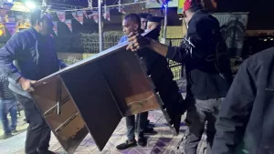 تسبب إزعاجًا للمواطنين وتعيق الحركة.. محافظة الجيزة تشمع مقاهٍي مخالفة بحدائق الأهرام وترفع ١١٠٠ حالة إشغال وتعدٍّ على الطريق العام 29 - جريدة المساء