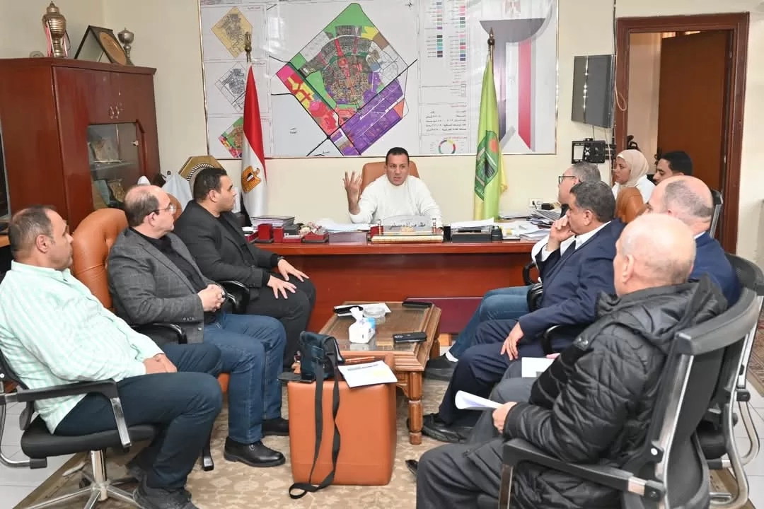 رئيس جهاز العاشر من رمضان يجتمع بالشركات المنفذة لمشروعات المرافق والطرق والكهرباء بالمنطقة الصناعية الثقيلة 20 - جريدة المساء رئيس جهاز العاشر من رمضان يجتمع بالشركات المنفذة لمشروعات المرافق والطرق والكهرباء بالمنطقة الصناعية الثقيلة 19 - جريدة المساء
