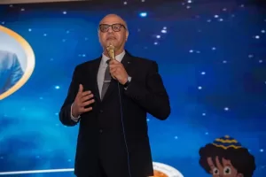 بحضور محافظ القليوبية.. "حزب الشعب الجمهوري" يقيم احتفالية لتكريم حفظة القرآن والأمهات المثاليات وأسر الشهداء.. و 50 رحلة عمرة وجوائز نقدية وعينية للمكرمين 33 - جريدة المساء