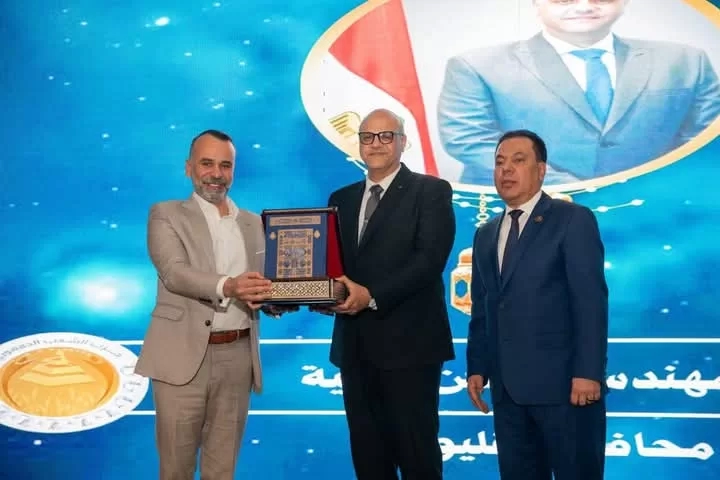 بحضور محافظ القليوبية.. "حزب الشعب الجمهوري" يقيم احتفالية لتكريم حفظة القرآن والأمهات المثاليات وأسر الشهداء.. و 50 رحلة عمرة وجوائز نقدية وعينية للمكرمين 20 - جريدة المساء بحضور محافظ القليوبية.. "حزب الشعب الجمهوري" يقيم احتفالية لتكريم حفظة القرآن والأمهات المثاليات وأسر الشهداء.. و 50 رحلة عمرة وجوائز نقدية وعينية للمكرمين 19 - جريدة المساء