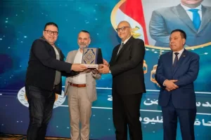 بحضور محافظ القليوبية.. "حزب الشعب الجمهوري" يقيم احتفالية لتكريم حفظة القرآن والأمهات المثاليات وأسر الشهداء.. و 50 رحلة عمرة وجوائز نقدية وعينية للمكرمين 49 - جريدة المساء