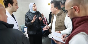 وزير الصحة يفاجئ مركزي طب أسرة في الأسمرات ومستشفى المقطم بزيارة أول أيام رمضان .. ويوجه بتحويل كافة المتغيبين للتحقيق 1 - جريدة المساء