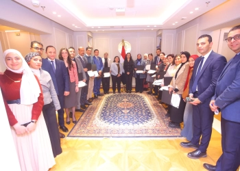 وزيرة التضامن تكرم فريق عمل مركز استقبال أبناء وبنات العاملين بديوان عام الوزارة 27 - جريدة المساء