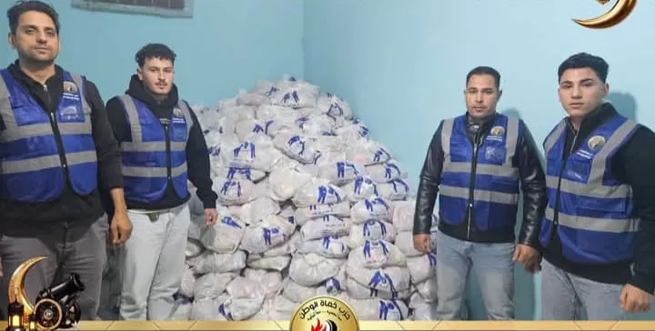 حماة الوطن بالقنطرة غرب يوزع "شنط رمضان" للأسر الأولى بالرعاية بقرية النصر 17 - جريدة المساء