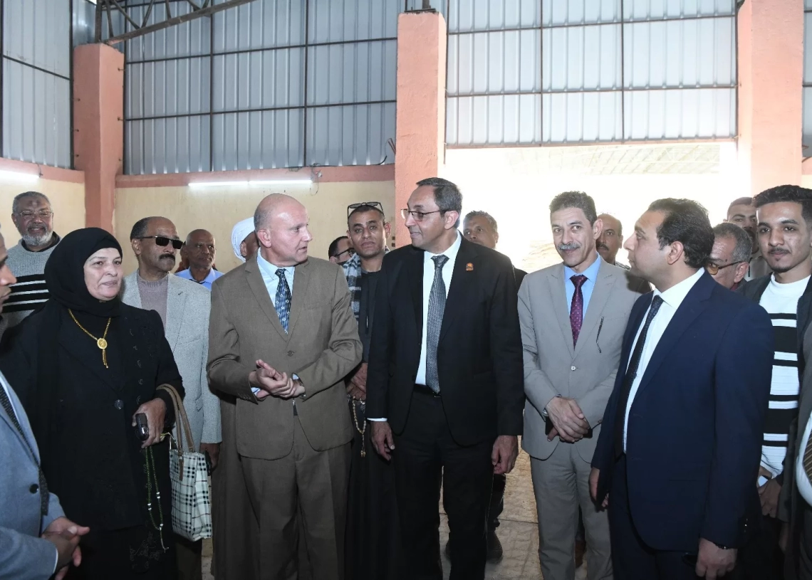محافظ قنا يفتتح توسعات مصنعًا جديدًا في قفط ضمن احتفالات العيد القومي للمحافظة 19 - جريدة المساء