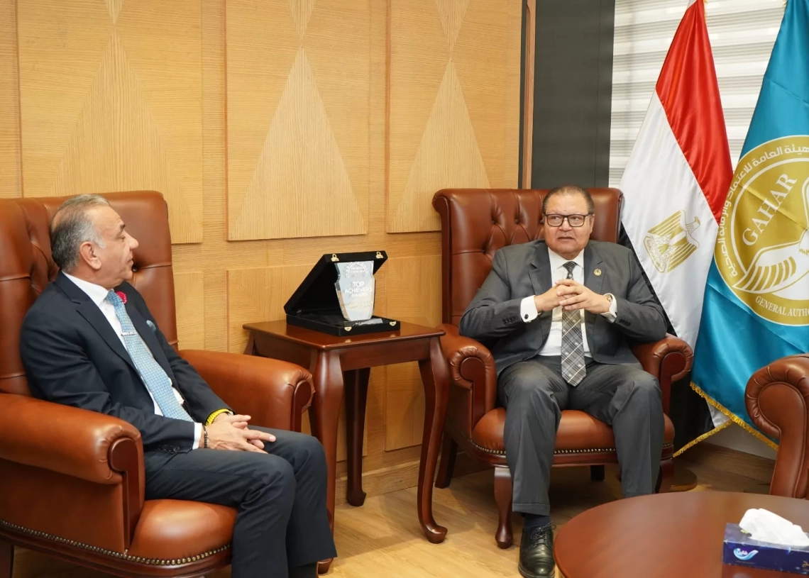 رئيس هيئة الرقابة الصحية يبحث مع نقيب أطباء أسنان مصر اعتماد عيادات ومراكز طب الفم تمهيدا لانضمامها لمنظومة التأمين الصحي الشامل 19 - جريدة المساء