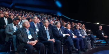 الدكتور/ عمرو طلعت وزير الاتصالات يبحث مع مسئولى شركات عالمية فرص التعاون والاستثمار فى مصر فى مجالات التعهيد والبنية التحتية الرقمية وبناء القدرات الرقمية والأمن السيبرانى 1 - جريدة المساء