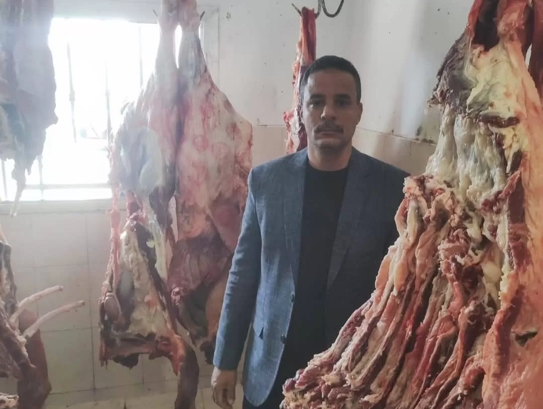 إقبال على منافذ بيع اللحوم بمديرية الزراعة بالبحر الأحمر بأسعار 310 جنيه للكيلو 19 - جريدة المساء